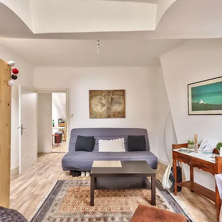 Studio Under Roofs - City Center Apartment