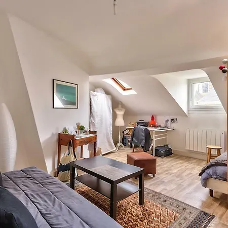 Studio Under Roofs - City Center Apartment