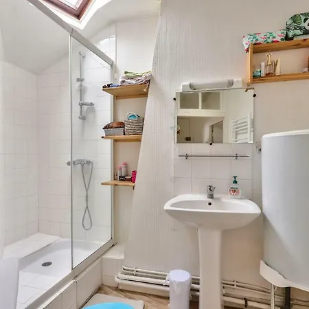 Studio Under Roofs - City Center דירה *